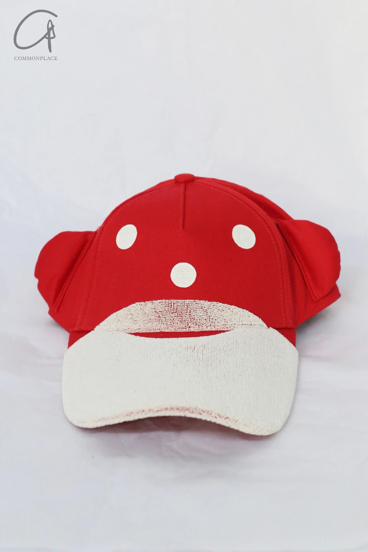 Walter Van BeirendonCk Walter AW22-23 9009 red PWVB7