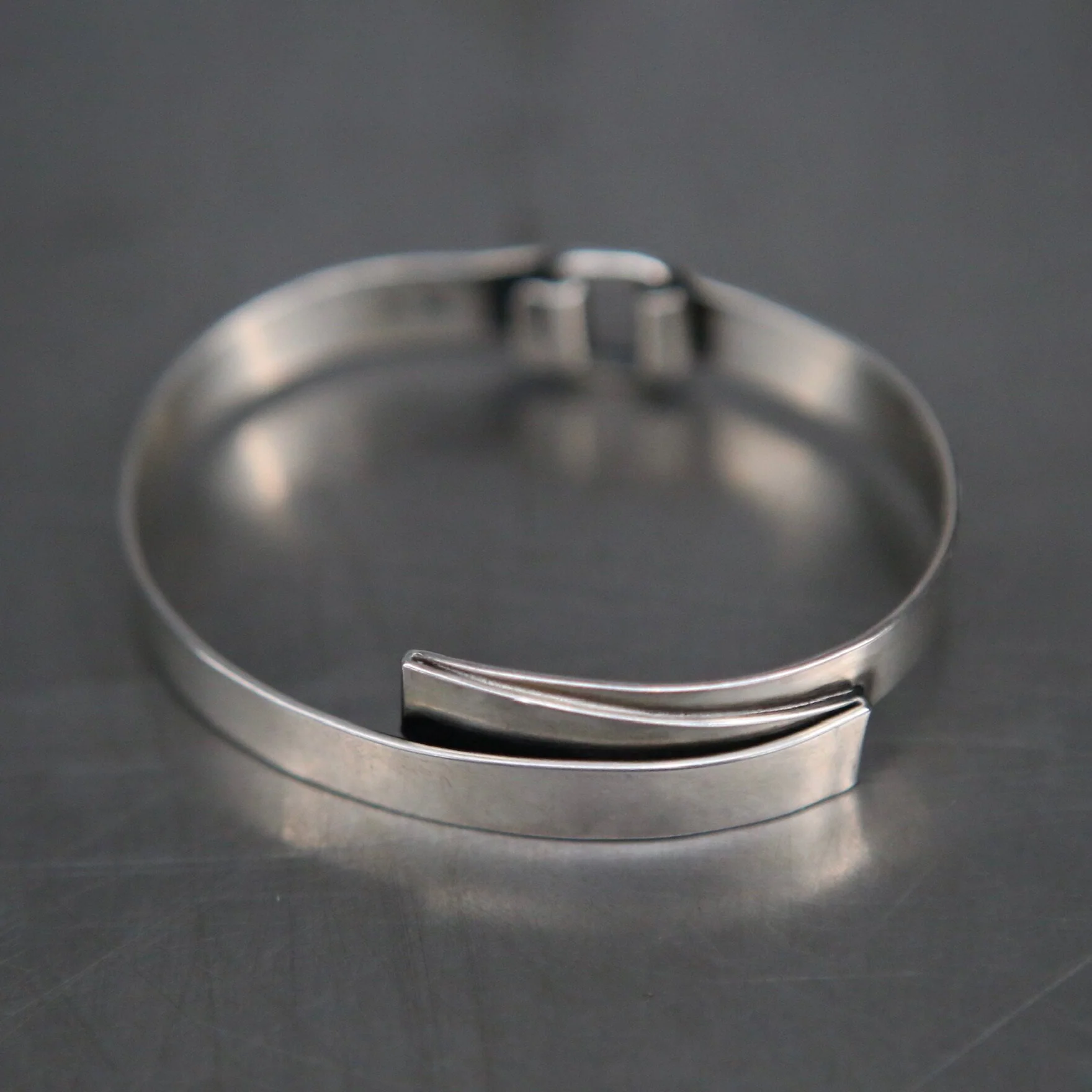 WERKSTATT MUNCHEN Closed Tag Bracelet Collection, 925 Sterling Silver, High-Quality German Handcraftsmanship, WM-M2221 PWM12 - Image 2