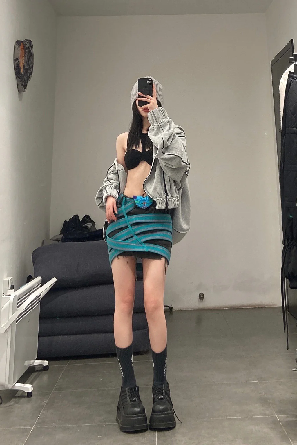 WINDOWSEN Backless Cardigan Sweater SS22J005GR - Image 14