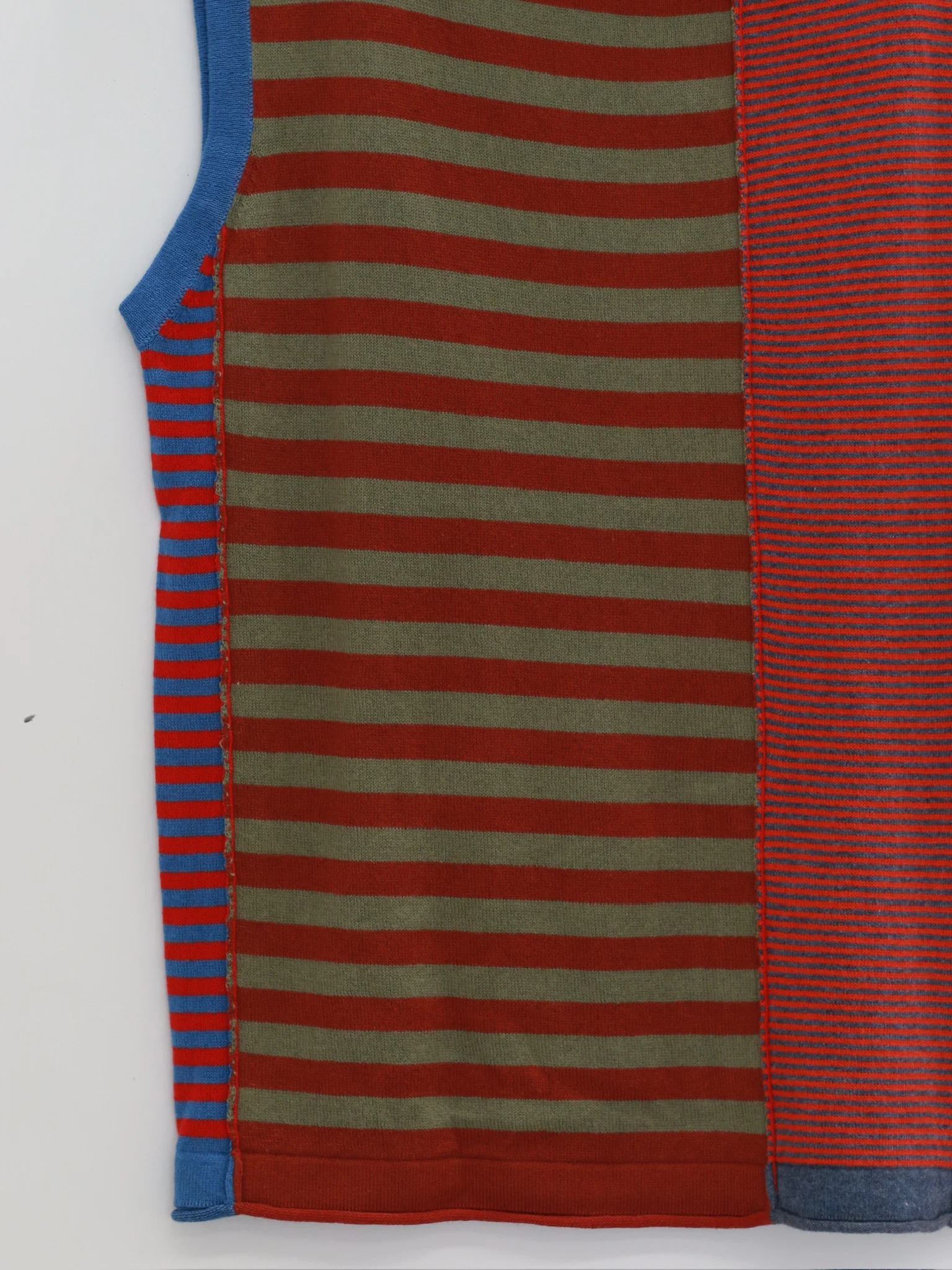 YANYAN KNITS 2025 Fall/Winter Collection: Stand-up Collar Vest (YYK-YYW25-1631-PS) - Color Block Design - Image 10