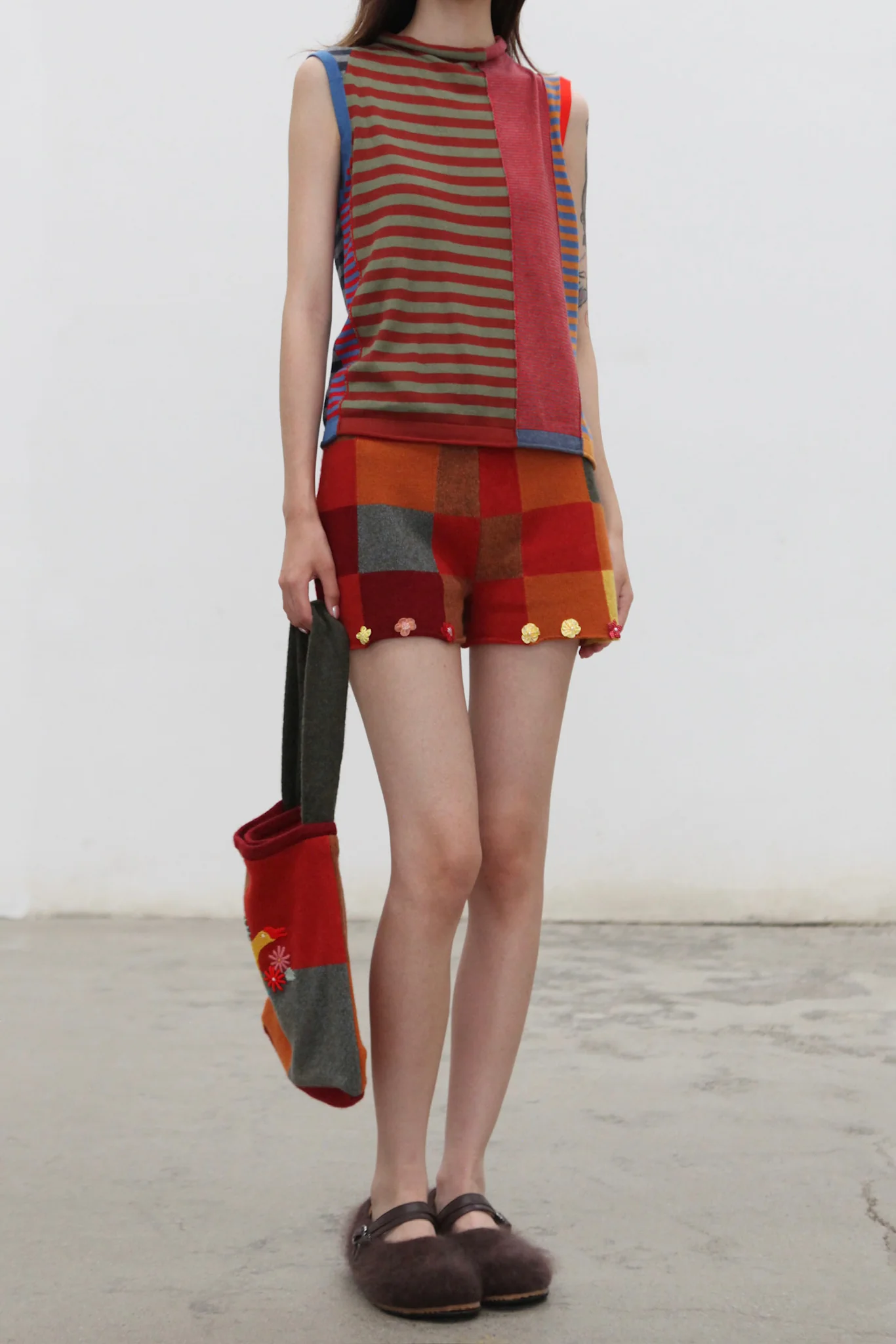 YANYAN KNITS 2025 Fall/Winter Collection: Stand-up Collar Vest (YYK-YYW25-1631-PS) - Color Block Design - Image 2