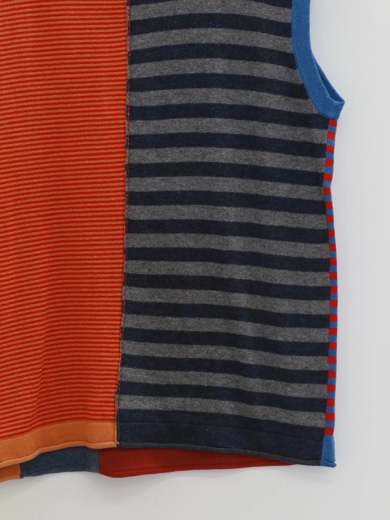 YANYAN KNITS 2025 Fall/Winter Collection: Stand-up Collar Vest (YYK-YYW25-1631-PS) - Color Block Design - Image 9