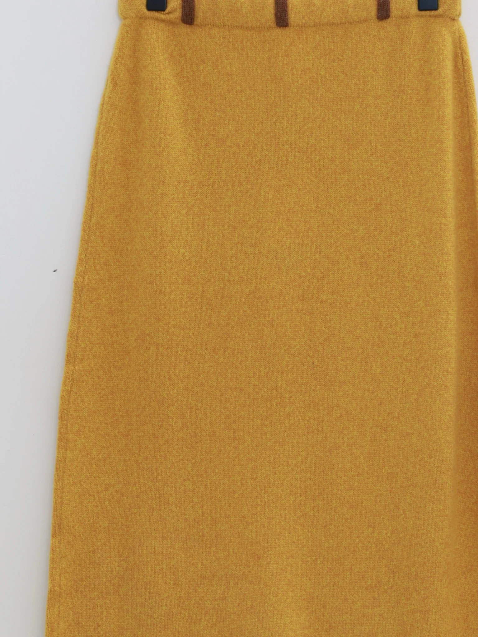 YANYAN KNITS Fall/Winter 2025 Collection: Goose Print T-shirt/Skirt Set (YYK-YYW25-1401-HUANG, Skirt) - Image 3