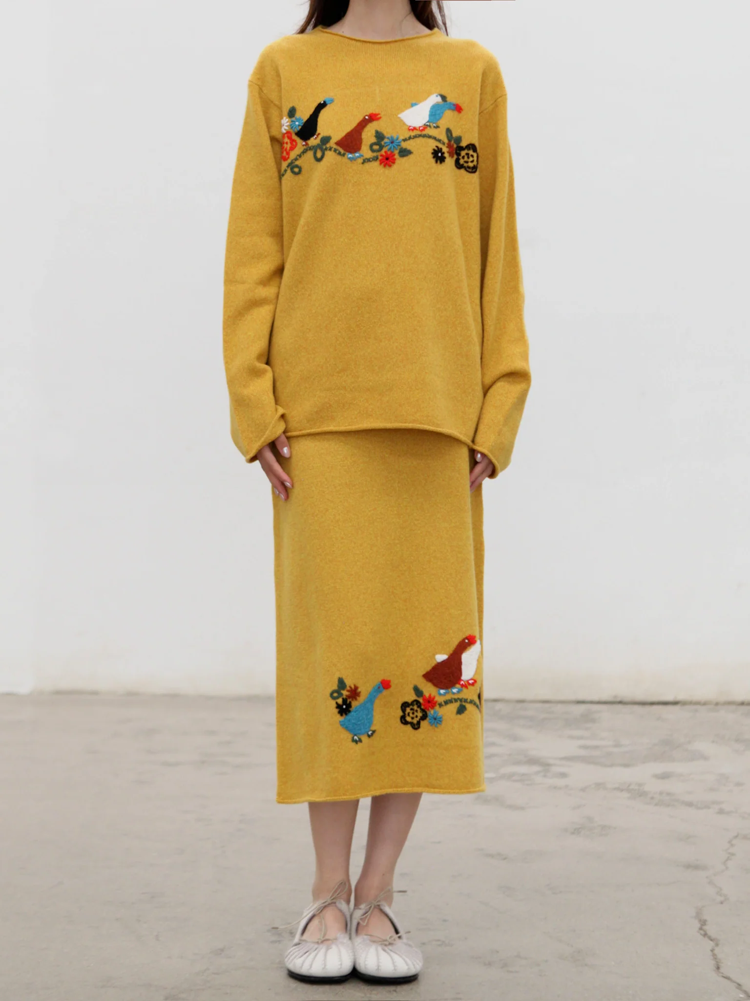 YANYAN KNITS Fall/Winter 2025 Collection: Goose Print T-shirt/Skirt Set (YYK-YYW25-1401-HUANG, Skirt) - Image 9