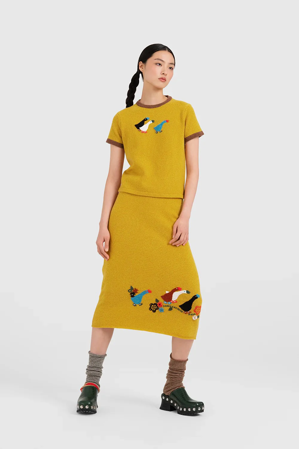 YANYAN KNITS Fall/Winter 2025 Collection: Goose-themed T-shirt/Skirt Set (YYK-YYW25-1391-HUANG T-shirt) - Image 11