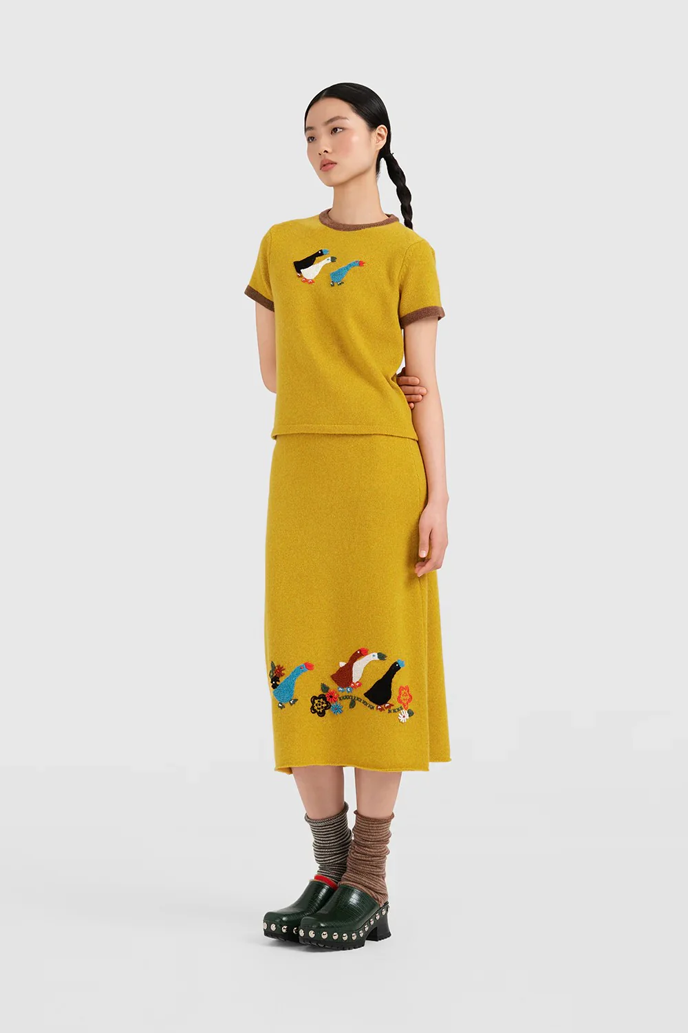 YANYAN KNITS Fall/Winter 2025 Collection: Goose-themed T-shirt/Skirt Set (YYK-YYW25-1391-HUANG T-shirt) - Image 13