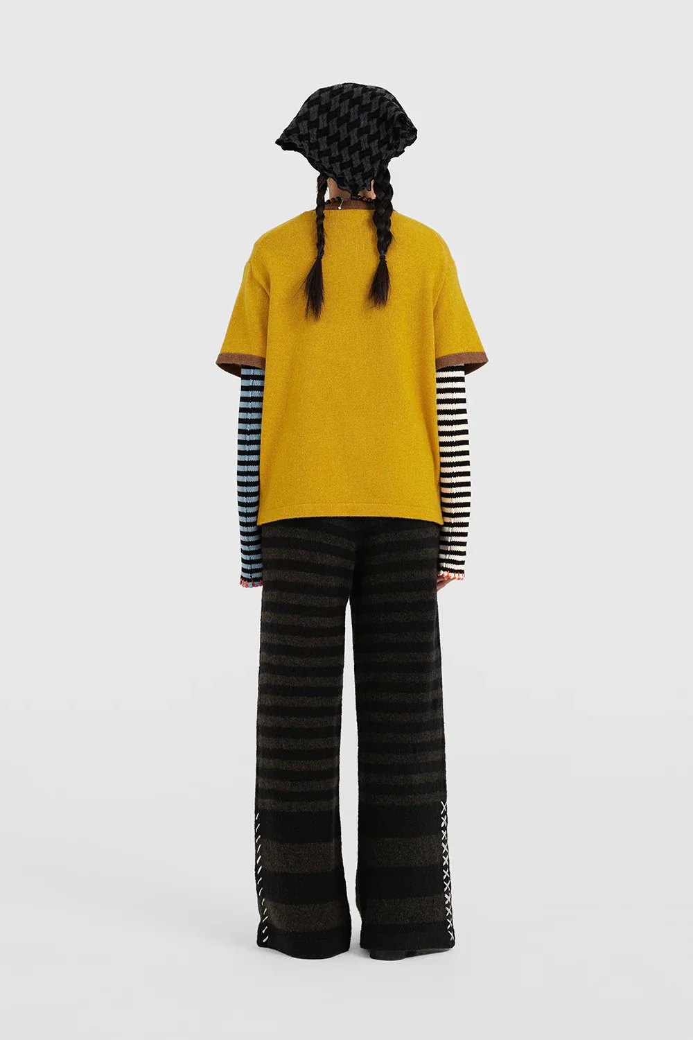 YANYAN KNITS Fall/Winter 2025 Collection: Goose-themed T-shirt/Skirt Set (YYK-YYW25-1391-HUANG T-shirt) - Image 15