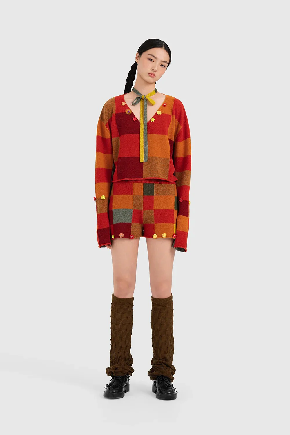 YANYAN KNITS Fall/Winter 2025: V-neck sweater/plaid shorts YYK-YYW25-1281-CHENG (pants) - Image 11