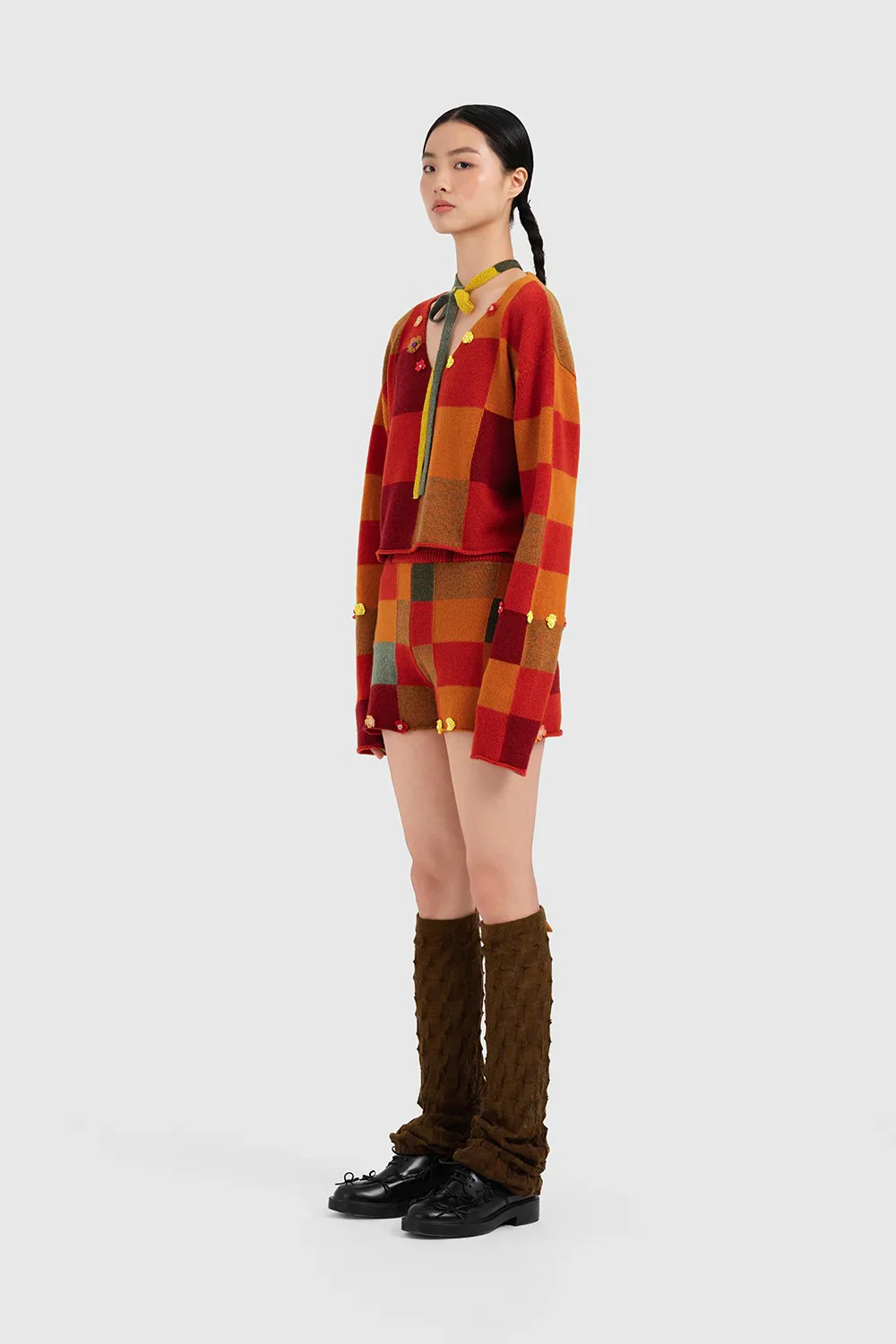 YANYAN KNITS Fall/Winter 2025: V-neck sweater/plaid shorts YYK-YYW25-1281-CHENG (pants) - Image 12