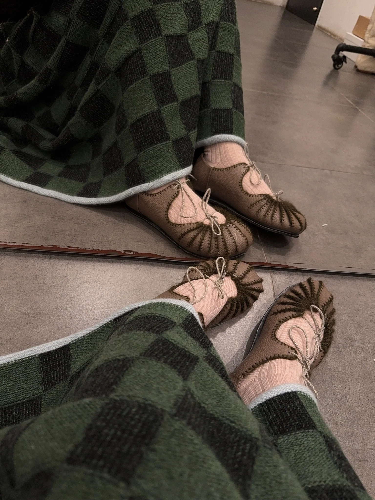 YANYAN KNITS Fall/Winter 2025: Wool plaid cropped sweater / mid-length skirt YYK-YYW25-1422-GW (Skirt: YYW25-2021) - Image 19