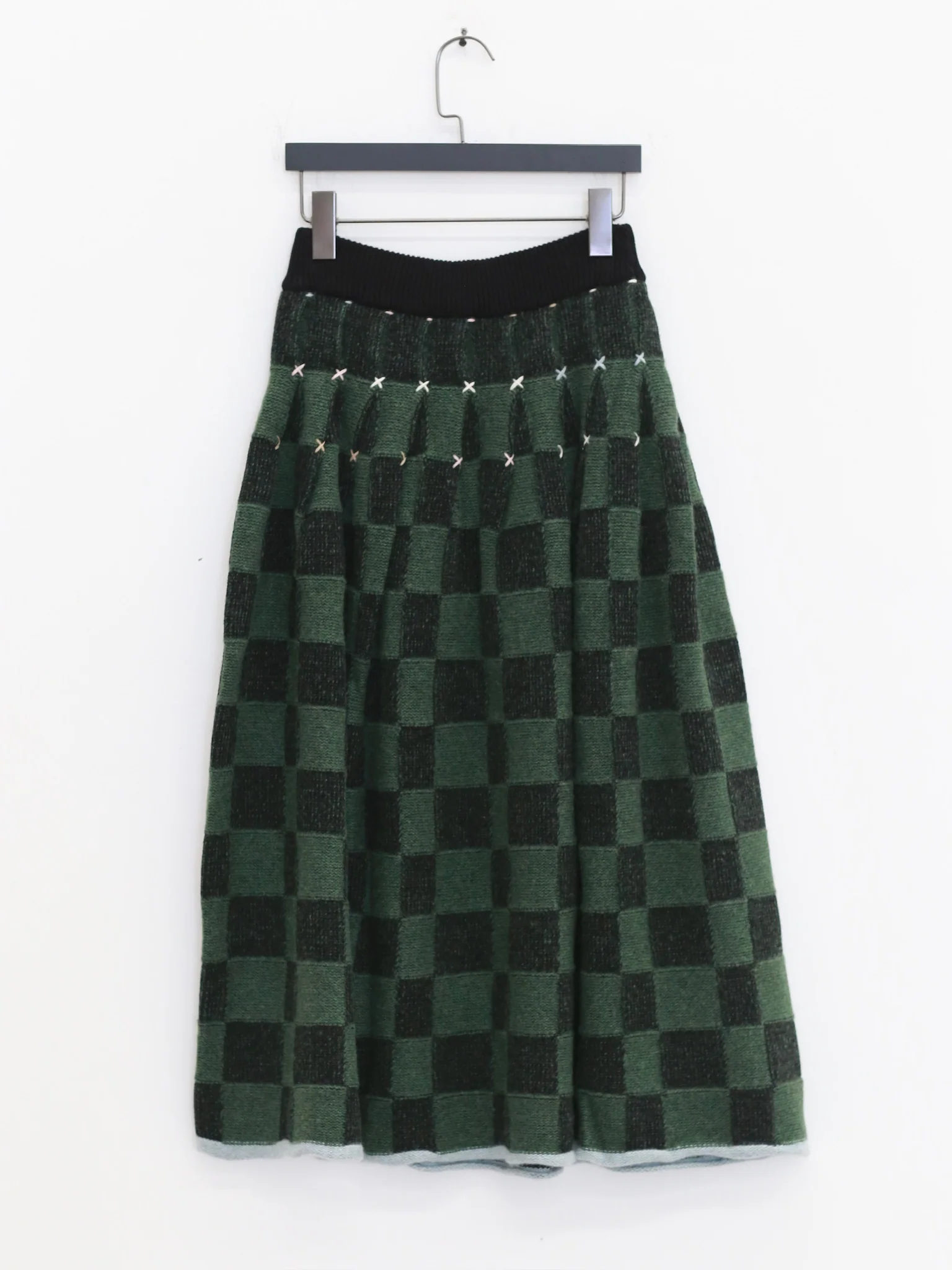 YANYAN KNITS Fall/Winter 2025: Wool plaid cropped sweater / mid-length skirt YYK-YYW25-1422-GW (Skirt: YYW25-2021) - Image 4