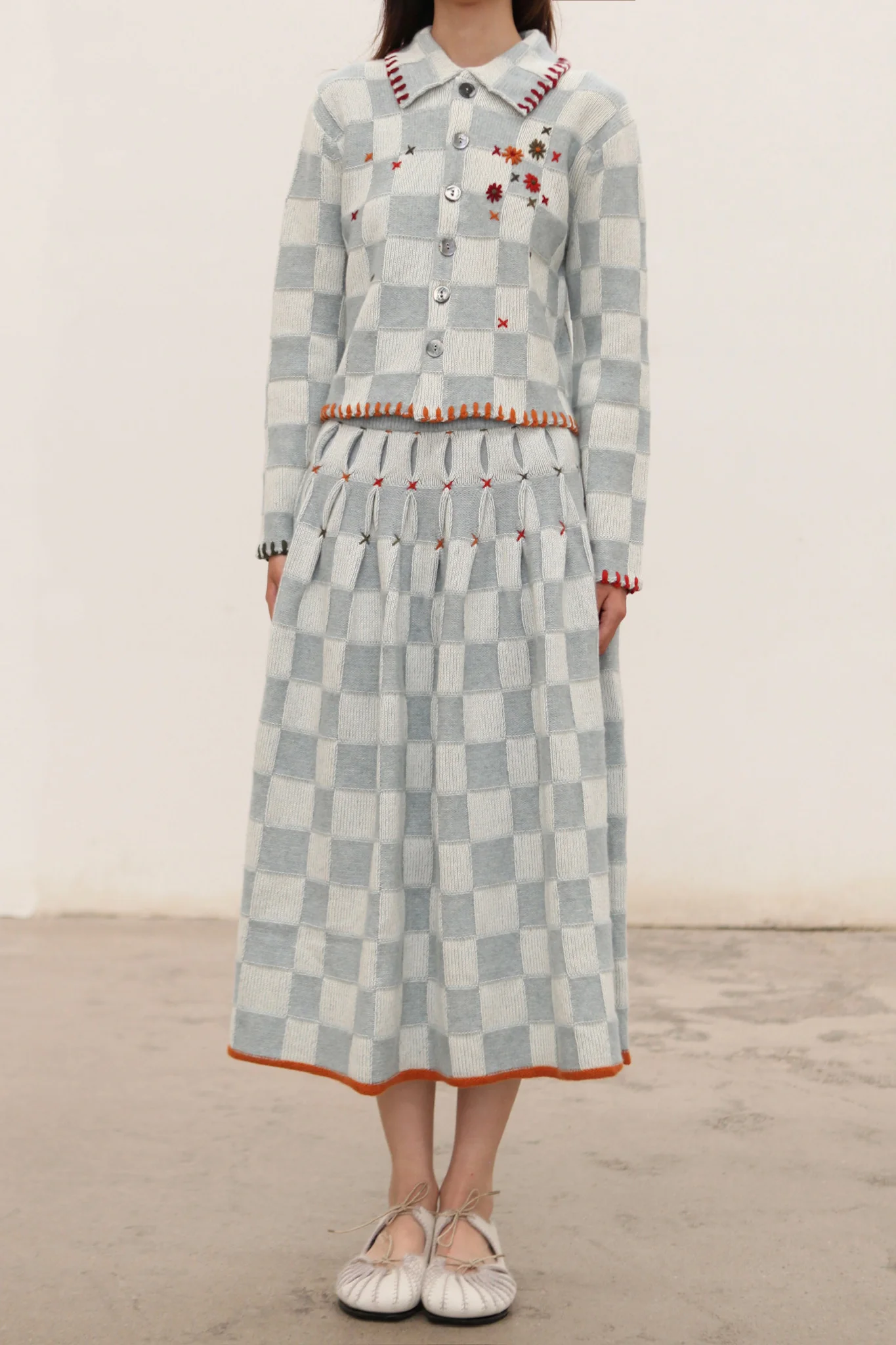 YANYAN KNITS Fall/Winter 2025 Collection: Wool Plaid Work Jacket/Mid-Length Skirt YYK-YYW25-1191-LAN (Jacket) - Image 2