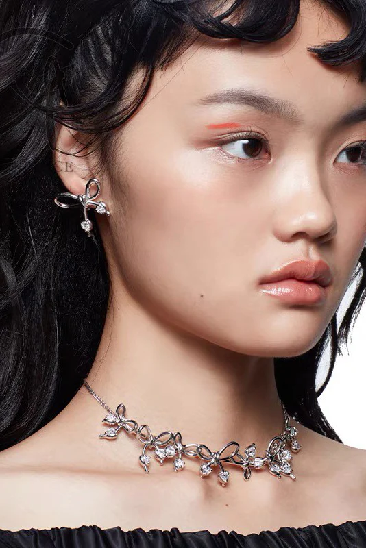 YVMINxSST Knotted Bow Metal Necklace 21355 Silver - Image 9